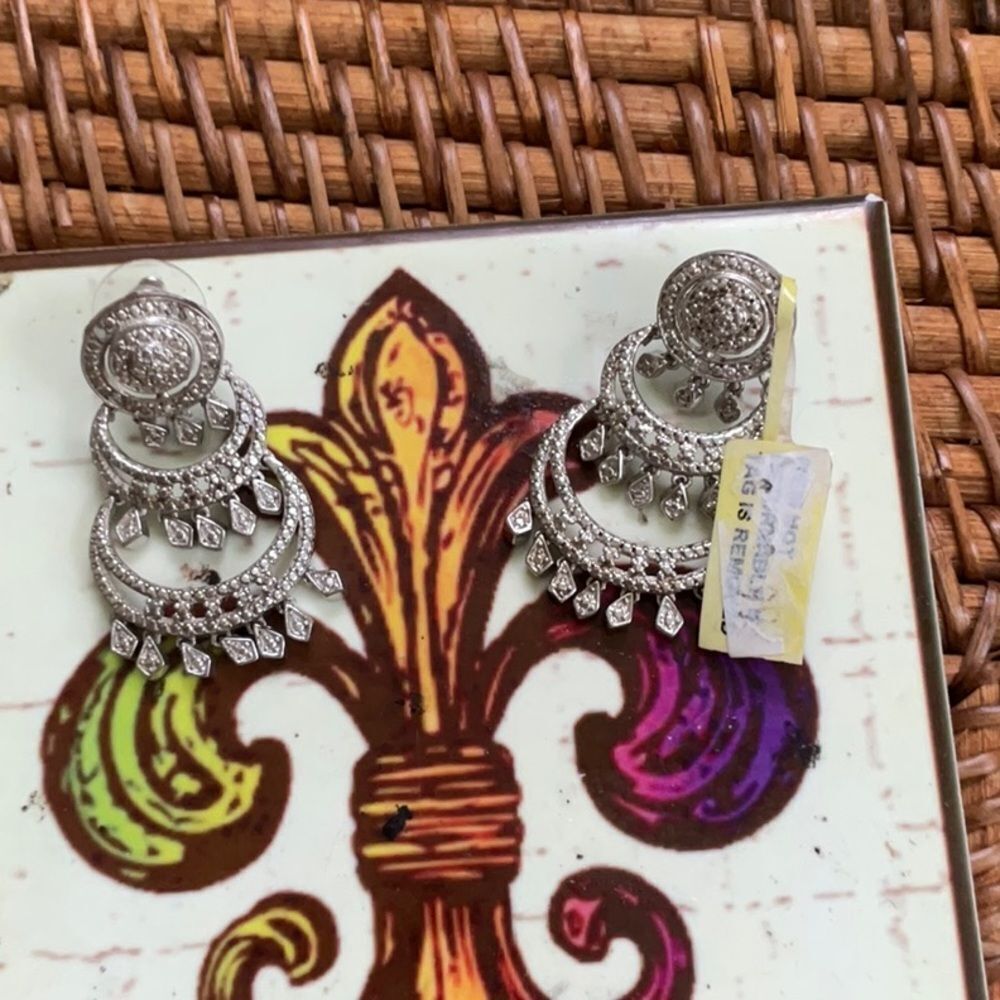 VTG Gorgeous STS Silvertone Chandelier Earrings NEW (old stock)